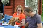 Nu fick Sigge också en godisbit. F ö ritade Fredrik den konstigaste hund jag har sett!