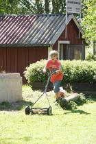 ... och fina gräsmattor fick vi runt klubbstugan på köpet.
